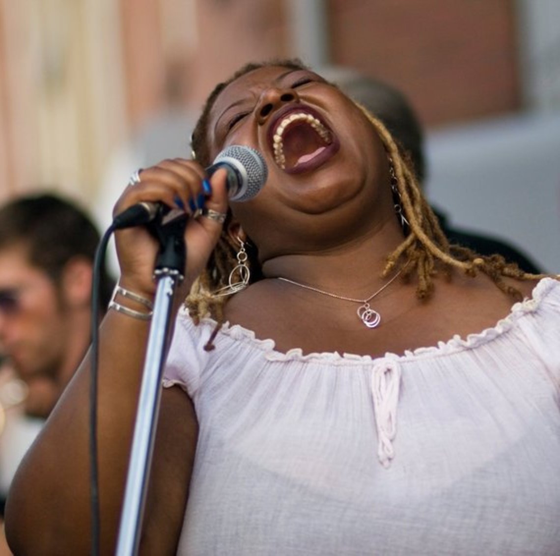 Queen Carolyn T singing live